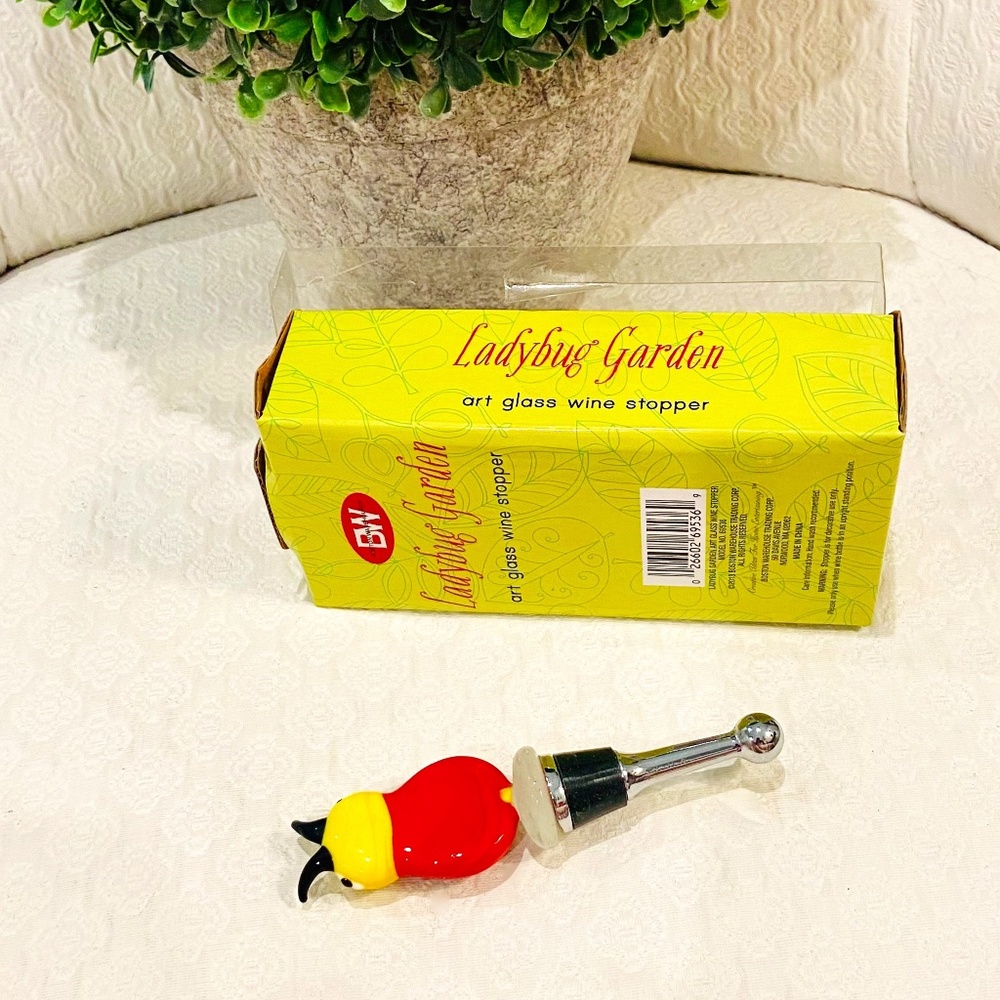 O3-BUNDLE ONLY-Ladybug Garden Art Blown Glass Wine Stopper in Box - Picture 4 of 7